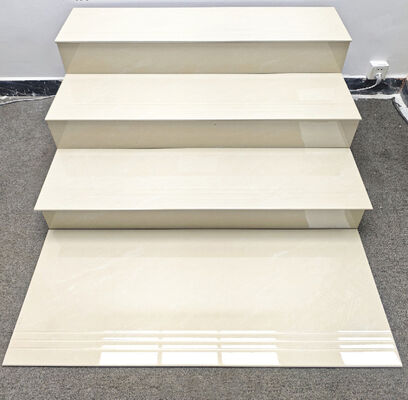 내마모성 회색 베이지 카라라 470x1200mm 슈퍼 화이트 바디 폴리쉬드 글레이즈드 세라믹 계단 디딤판 및 챌판 리모델링용